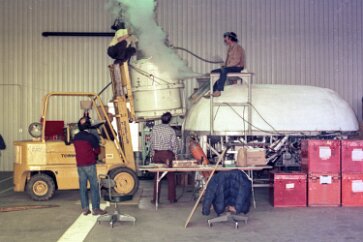 19770500 Balloon Launch T8-13 Feeding liquid helium to the Berkely superconducting magnet.