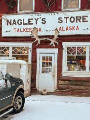 IMG_3913 The mayor of Talkeetna sits outside his home, waiting to be let back in.