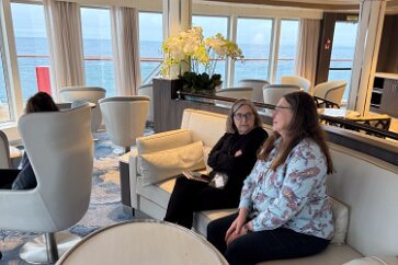 IMG_8622 Poldi and Paula discuss what might be ahead.