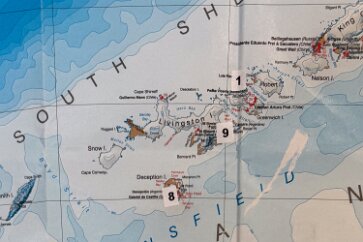IMG_8978 Stop #1 in the South Shetland Islands: Barrientos Island.