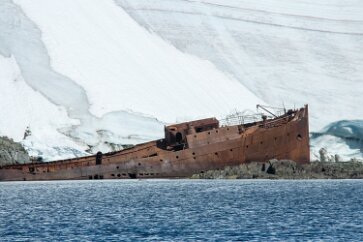 IMG_2229 The wreck of a Norwegian whaling ship. It caught fire in 1915, and was run aground to save the crew, who were rescued by another whailing ship.