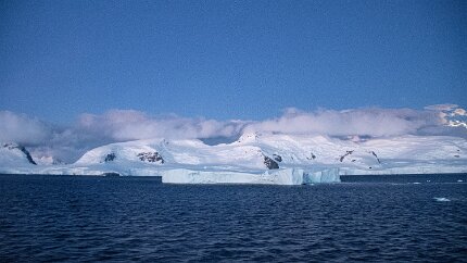 IMG_2343 Ice flow in moonlight
