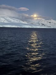 IMG_8748 It's 3 am, this is the moon.