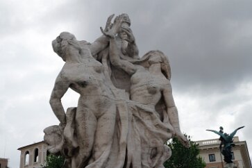 _MG_7155 Ponte statues.