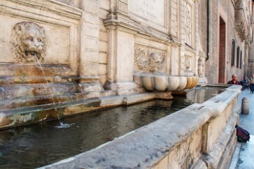 Bologna-105 A public fountain/
