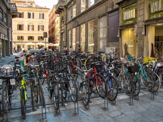 Bologna-118 Bicycles are ok.