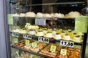 Food-101 Bergamasco cakes.