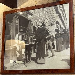 IMG_7523 A photo to illustrate the pizzeria's history.