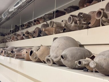 Ercolano We visit the archaeologic site of Herculaneum and its destroyer, Vesuvius