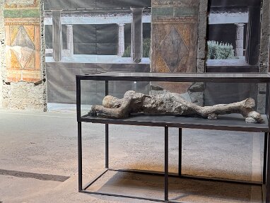 Naples and Pompeii A trip to where pizza was invented, and a visit to the excavation of Pompeii